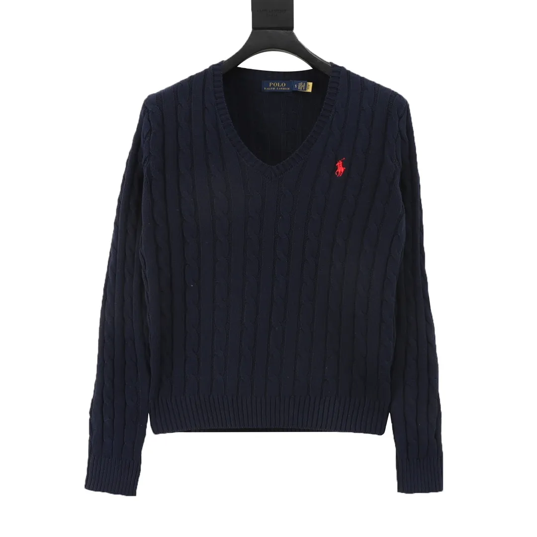 🅿️480 Ralph Lauren 25FW small label knitted sweetheart neck sweater Ralph Lauren (RALPH LAUREN) is the "American classic" brand in the fashion industry. Founded by Mr. Ralph Lauren in 1968, it is a high-end fashion brand with a strong American flavor. The styles are highly stylized and should be regarded as the clothing brand that best represents American culture (this can be seen from the fact that the uniforms of the US team in many Olympic Games have been provided by Ralph Lauren). Size: S-L